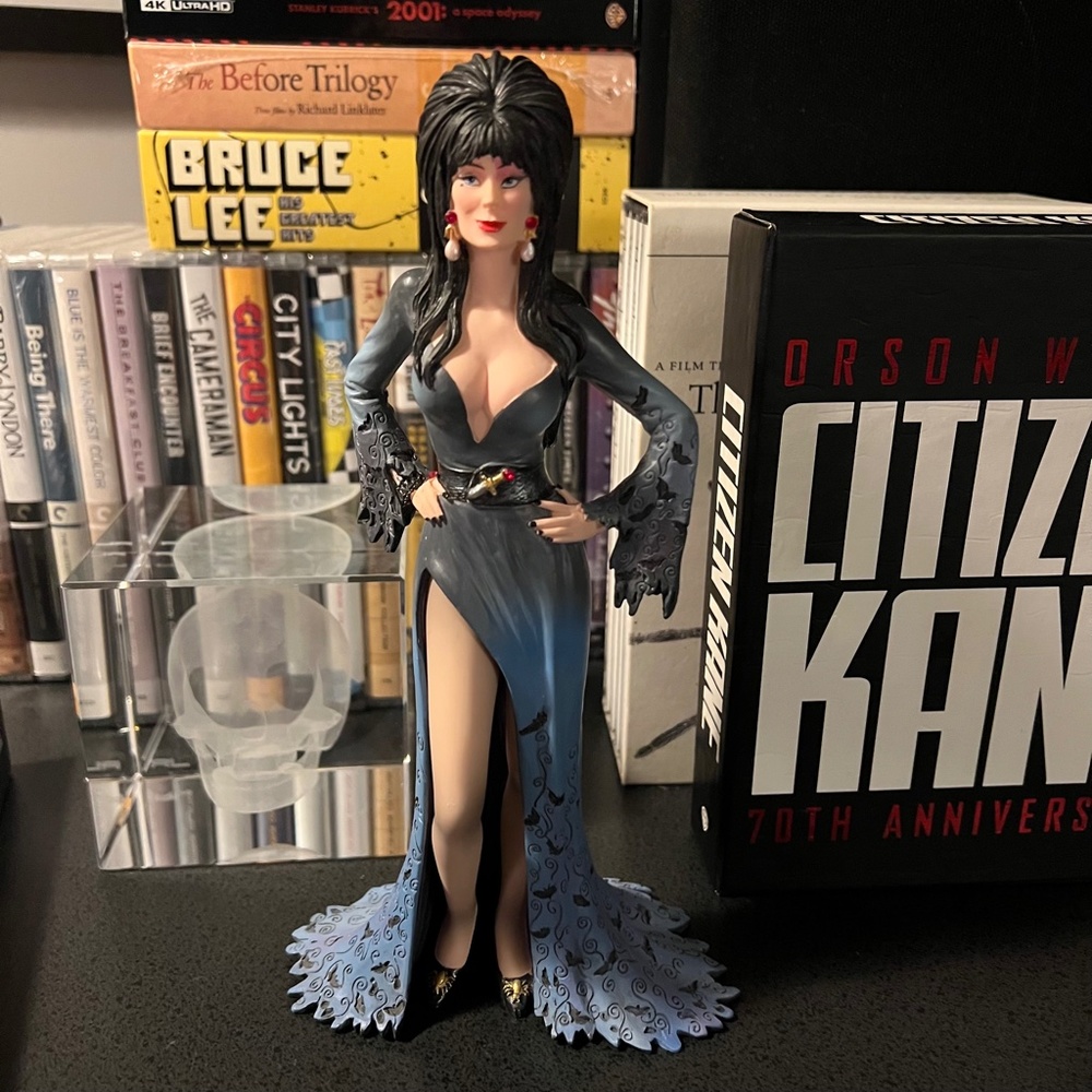 ELVIRA Mistress Of The Dark 2021 Couture De Force Figurine Statue - Picture 15 of 16